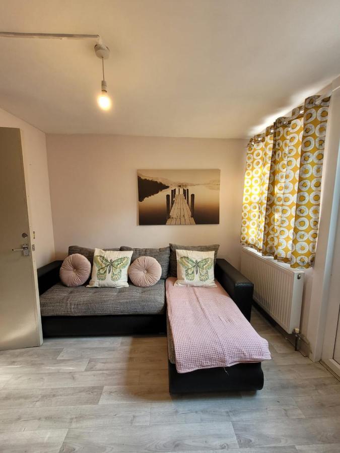 43 Kimberly Road Apartment Londra Esterno foto